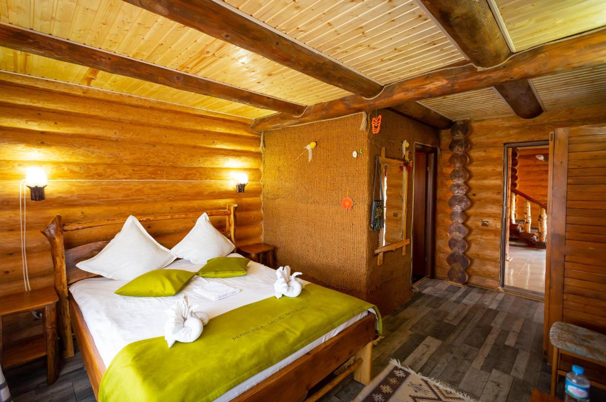 Pensiunea Lacul Mocearu Hotell Budesti  Exteriör bild
