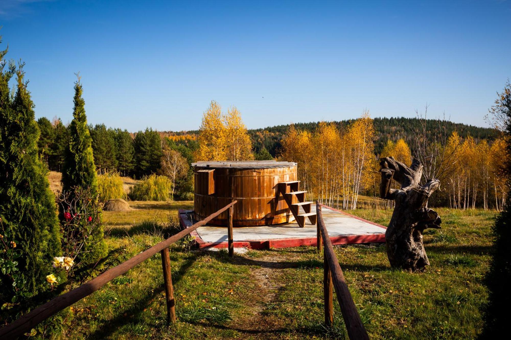 Pensiunea Lacul Mocearu Hotell Budesti  Exteriör bild